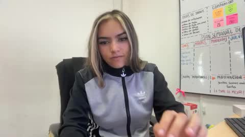 Snapshot of eimy_rosse18 chatting on 05.19.26 eimy_rosse18 online show from 05.19.26