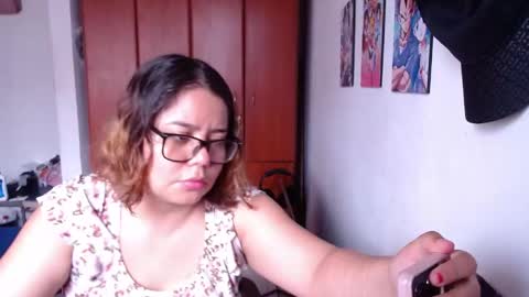Snapshot of eimy_saenzz chatting on 04.19.26 eimy_saenzz online show from 04.19.26