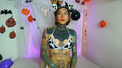 Carla online show from 10.04.25