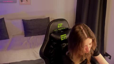 eira_kilian online show from 11.19.25