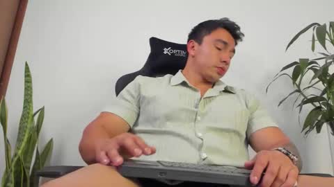 EITHAN CONOR online show from 10.10.25