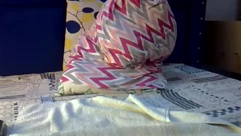 Snapshot of el_petite chatting on 01.03.25 petite online show from 01.03.25