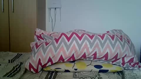 Snapshot of el_petite chatting on 01.13.25 petite online show from 01.13.25