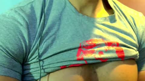 Snapshot of el_vecino_m chatting on 05.14.26 el_vecino_m online show from 05.14.26
