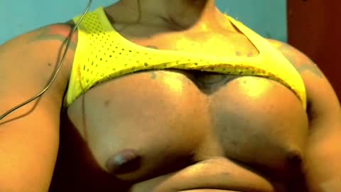 Snapshot of el_vecino_m chatting on 05.16.26 el_vecino_m online show from 05.16.26