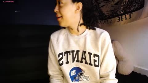 Ela  Help me reach 100 thumbs up online show from 12.16.24