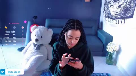 Ela  Help me reach 100 thumbs up online show from 01.10.25