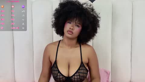 Snapshot of ela_ebony_ chatting on 07.19.26 ela_ebony_ online show from 07.19.26