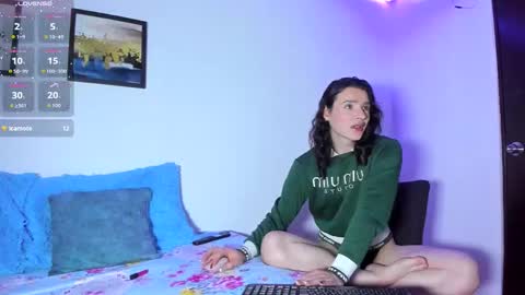 Snapshot of elaia_franc chatting on 11.25.25 Elaia franco online show from 11.25.25