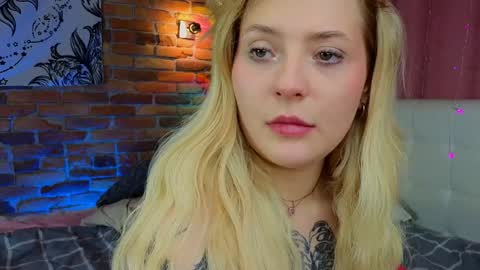 Snapshot of elainaquartzz chatting on 12.10.24 Lina online show from 12.10.24