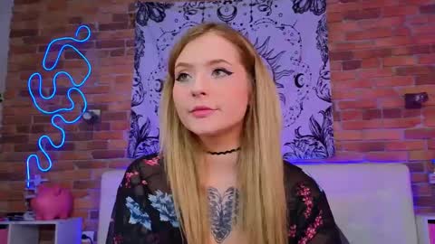 Snapshot of elainaquartzz chatting on 02.17.25 Lina online show from 02.17.25