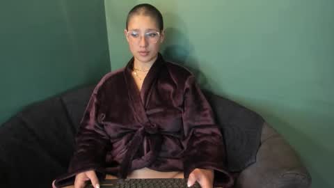 elaine87_ online show from 09.12.25