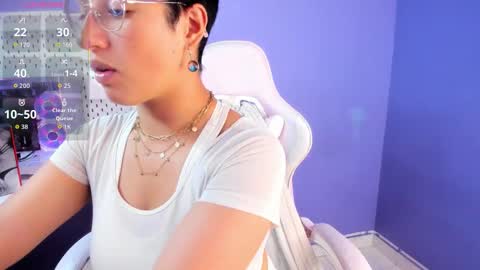 elaine87_ online show from 10.13.25