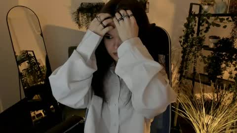 Snapshot of elainebeness chatting on 04.19.26 Your sweet girl online show from 04.19.26