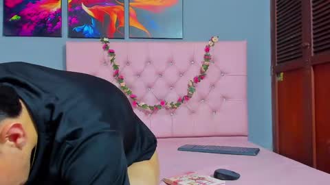 Elan Giralon online show from 11.19.25