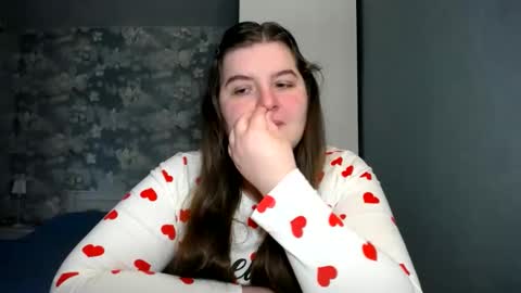 Elanis online show from 02.04.25