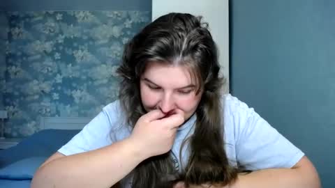 Snapshot of elanis_blair chatting on 06.20.26 Elanis online show from 06.20.26
