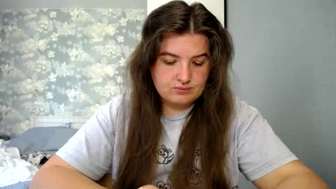 Snapshot of elanis_blair chatting on 07.17.26 Elanis online show from 07.17.26