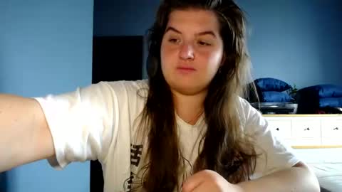 Snapshot of elanis_blair chatting on 07.22.26 Elanis online show from 07.22.26