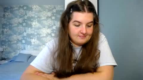 Snapshot of elanis_blair chatting on 07.23.26 Elanis online show from 07.23.26