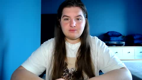 Snapshot of elanis_blair chatting on 07.25.26 Elanis online show from 07.25.26