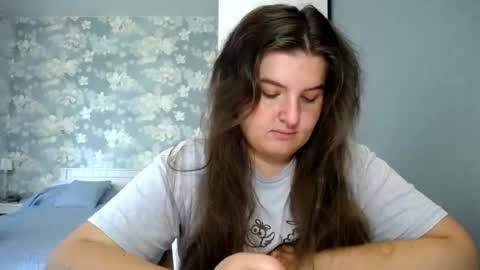 Snapshot of elanis_blair chatting on 07.27.26 Elanis online show from 07.27.26