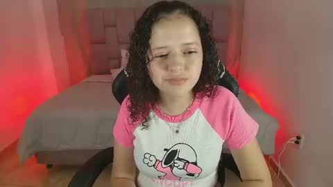 Snapshot of elara_rosee chatting on 07.25.26 ELARA online show from 07.25.26