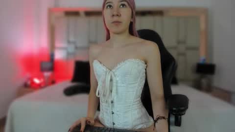 Snapshot of elarabbit chatting on 02.19.26 Ela online show from 02.19.26