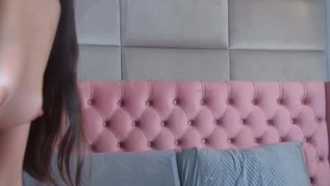 Snapshot of elaramorel chatting on 01.07.26 Elara online show from 01.07.26