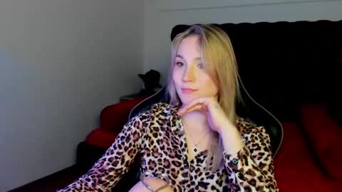 elaravoltage online show from 04.21.26