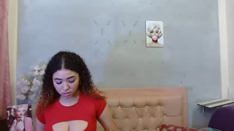 Snapshot of eleanor_rouillard chatting on 06.16.26 eleanor_rouillard online show from 06.16.26