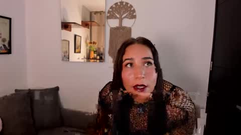 Snapshot of electra_hunt chatting on 04.29.26 Electra- Please help me reach 100 likes online show from 04.29.26