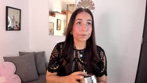 Snapshot of electra_hunt chatting on 05.24.26 Electra- Please help me reach 100 likes online show from 05.24.26