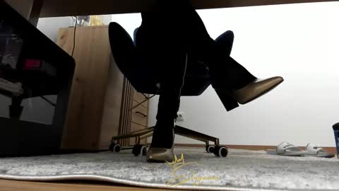 eleganzavogue online show from 11.20.25