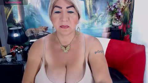 XIOMY   give LIKE on my page online show from 02.26.26