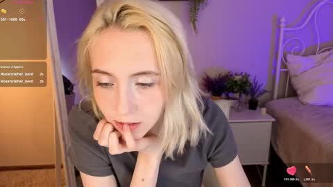 Snapshot of elen__moore chatting on 05.05.26 Elen online show from 05.05.26