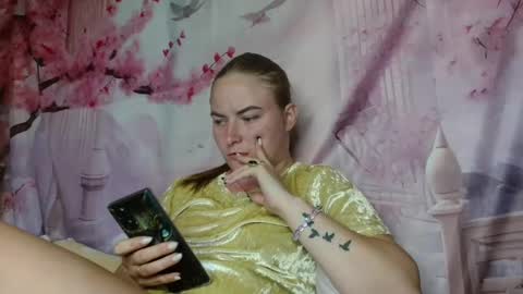 Snapshot of elena_maeer chatting on 09.19.25 Elena online show from 09.19.25