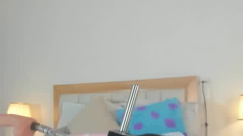 Elena online show from 11.23.25