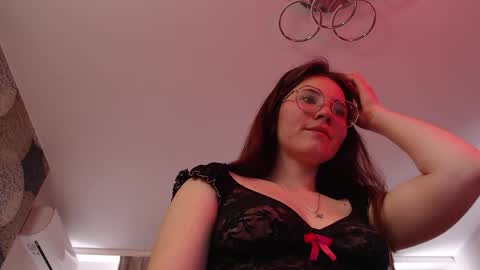 Snapshot of elena_vysotskaya chatting on 04.23.26 Elena online show from 04.23.26