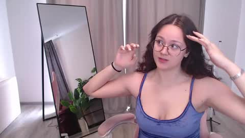 Snapshot of elena_vysotskaya chatting on 05.01.26 Elena online show from 05.01.26