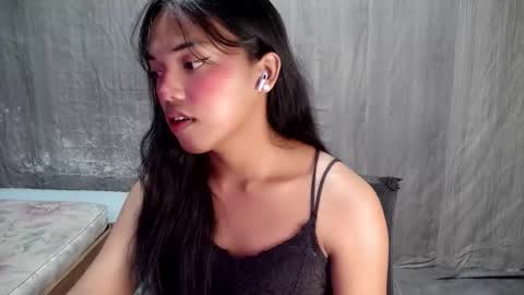 elenacum online show from 10.17.25