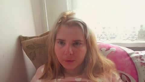 Snapshot of elenaflirt chatting on 04.19.26 Elena online show from 04.19.26