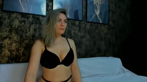 Snapshot of elenalav chatting on 12.10.24 Hellen online show from 12.10.24