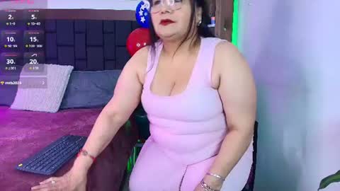 Snapshot of elenna_boobs_ chatting on 07.15.26 elenna_boobs_ online show from 07.15.26