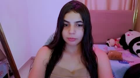 Snapshot of elenna_hotx chatting on 06.19.26 agnes online show from 06.19.26