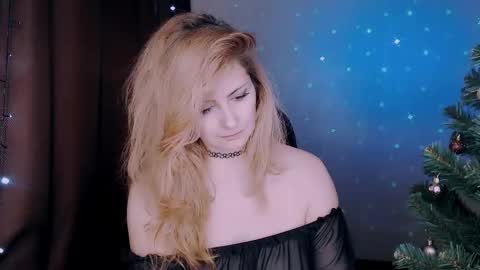 Snapshot of eleonorrres chatting on 12.20.24 Elli online show from 12.20.24