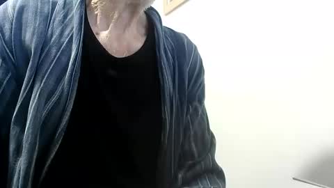 elfyonee online show from 12.14.25