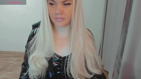 Ella online show from 02.03.25