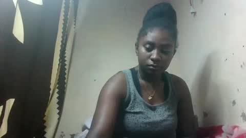 Snapshot of eliannee chatting on 12.17.25 eliannee online show from 12.17.25