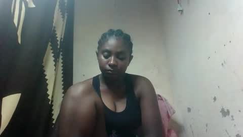 Snapshot of eliannee chatting on 12.21.25 eliannee online show from 12.21.25